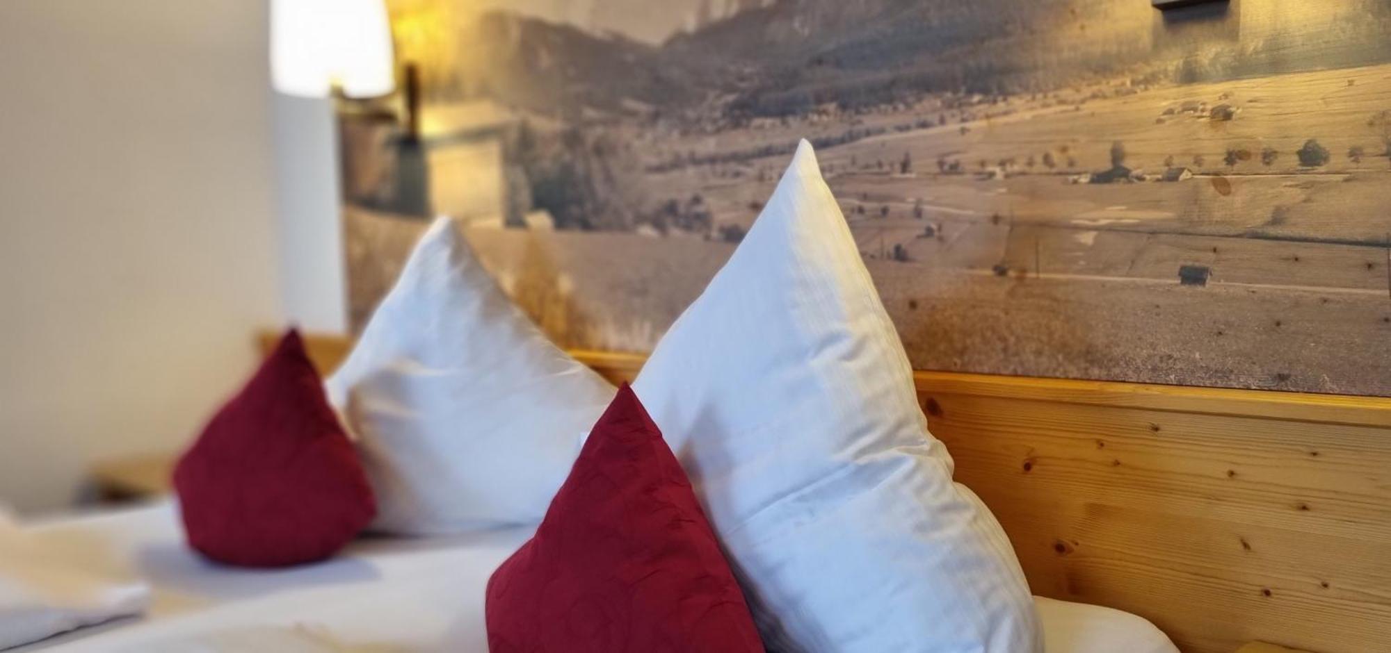 Hotel Goldene Rose Reutte Rum bild